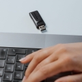 VERBATIM PENDRIVE USB 2.0 Store 'n' Go Slider USB Drive 64GB  98698