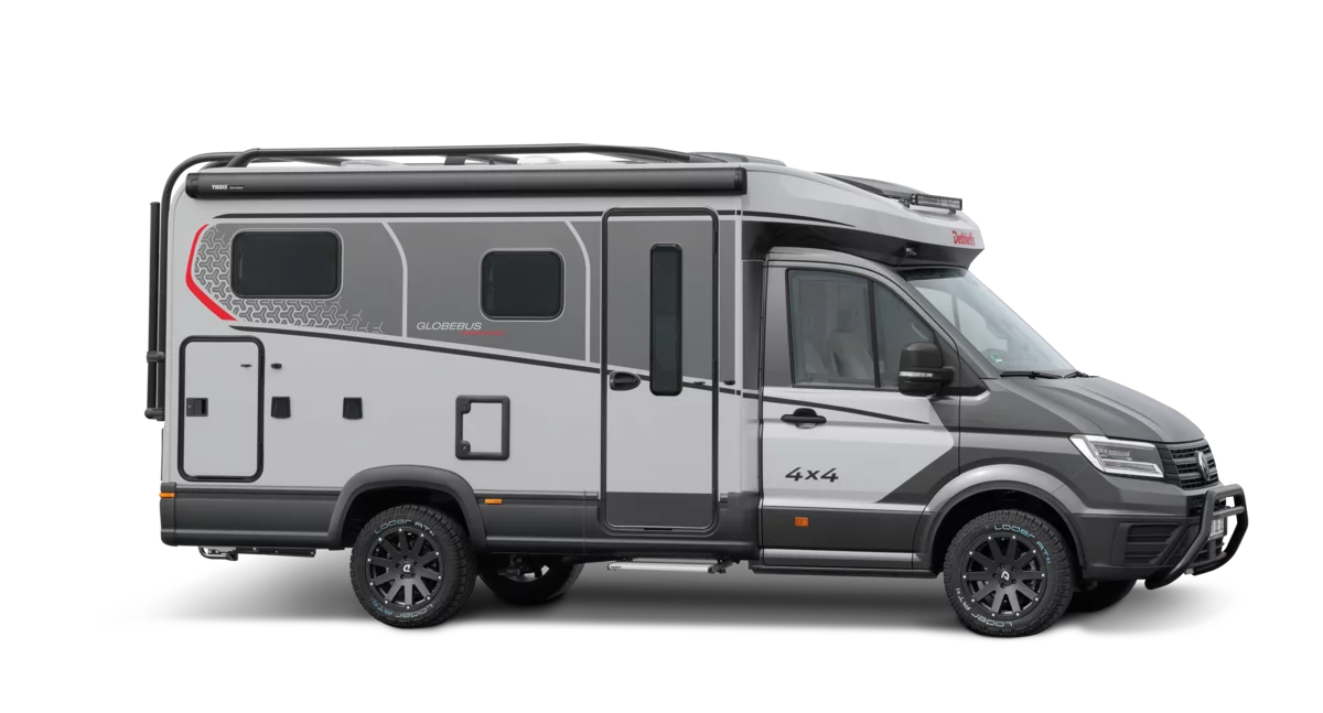 det_globebus_performance_4x4_t16_fs_seite_1_ret_112525~-~media--aeae65a4--query.webp